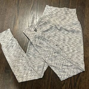 P’tula Gray Heathered Leggings